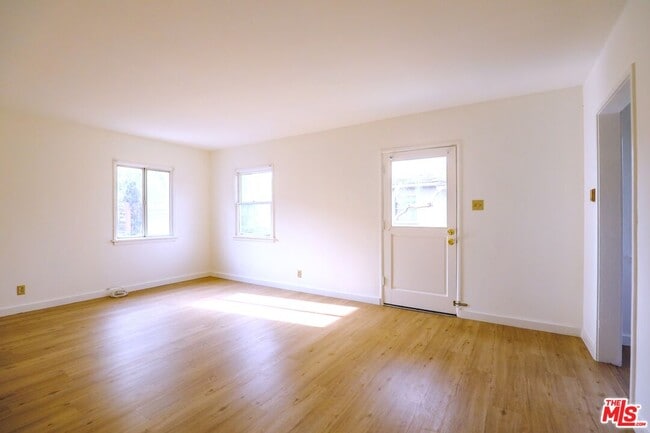 Building Photo - 1944 Cloverfield Blvd Unit B