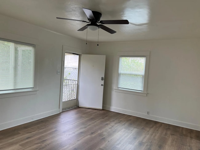 Photo - APT A Unit a