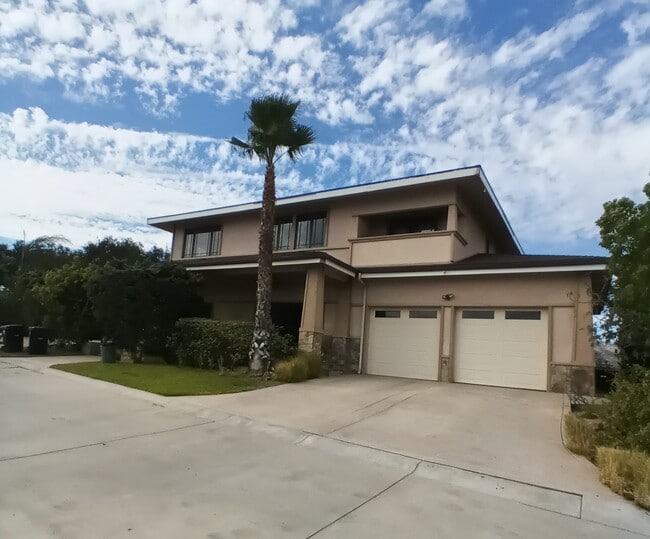 Building Photo - 1572 Silverwood Dr