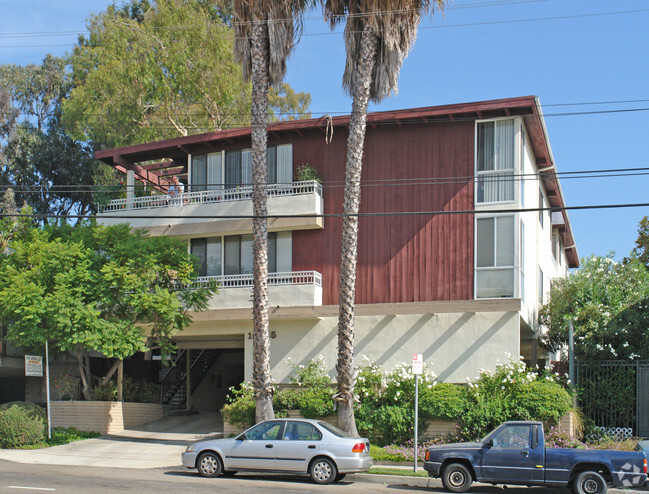 Photo - 10555 National Blvd Apartments