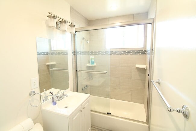 Photo - 12759 Matteson Ave