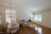 Photo - 652 Teresa St
