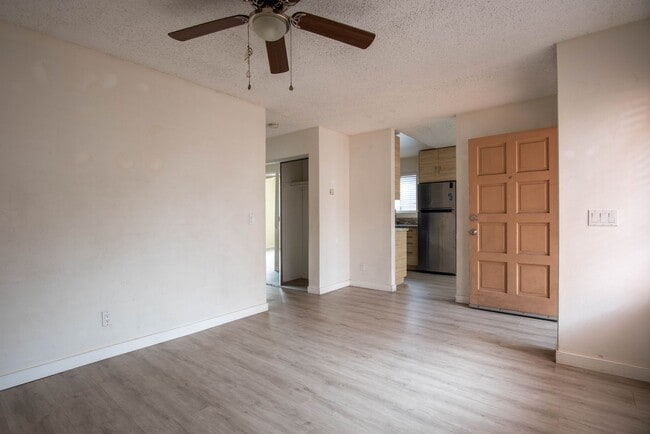 Photo - 3509-15 Herman Ave Unit 3513
