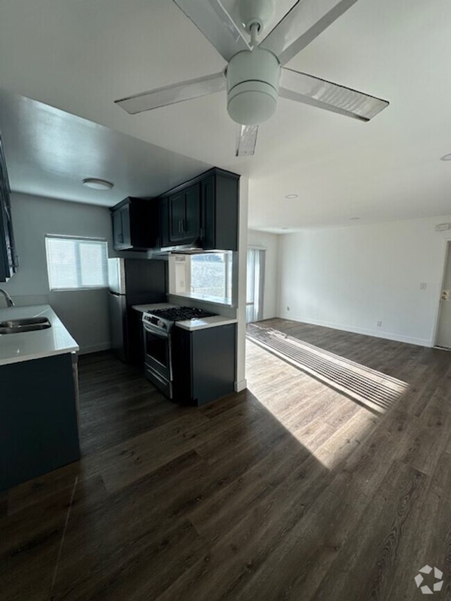 Building Photo - s4239 Unit 03 Rental