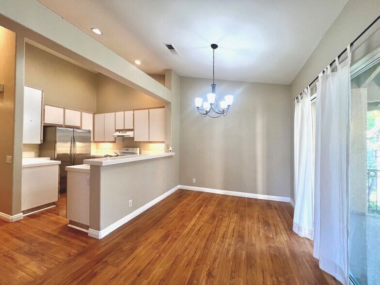 Orange County Short-Term Lease Condos