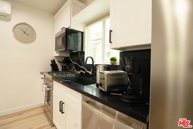 Photo - 9040 Phyllis Ave Unit C