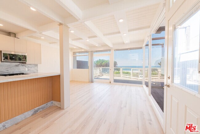 Building Photo - 7273 Birdview Ave Unit 1 Rental