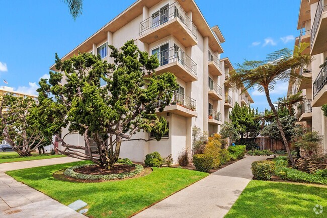 Building Photo - Beautiful & Spacious 1BD/1BA Condo - Walk ...