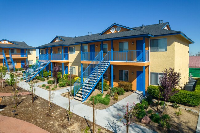 Photo - Golden Sands Apartments