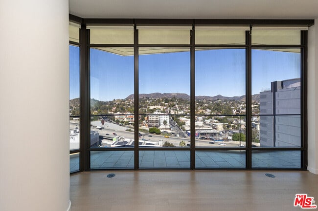 Photo - 1755 Argyle Ave Condo Unit PH07