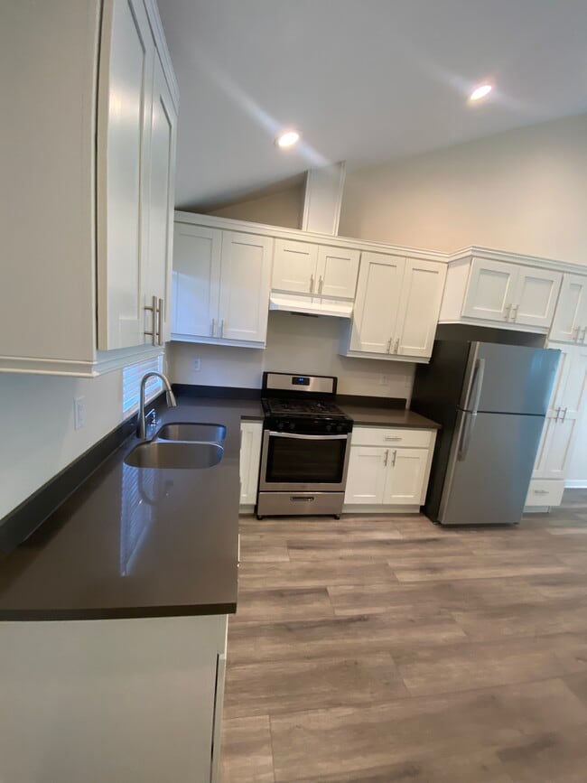 Building Photo - 4021 Franklin Ave Unit #2