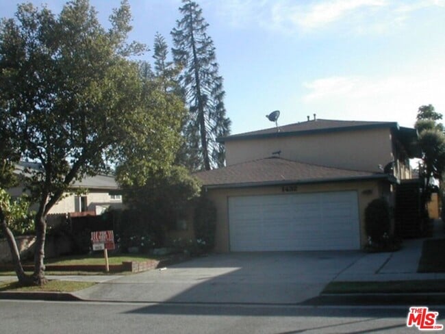 Building Photo - 1432 Stanford St Unit 2