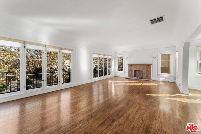 Photo - 177 N Sycamore Ave