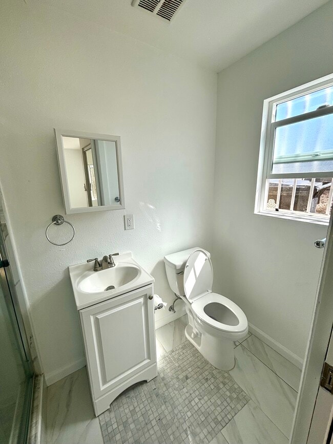 Photo - 1738 W 85th St Unit B