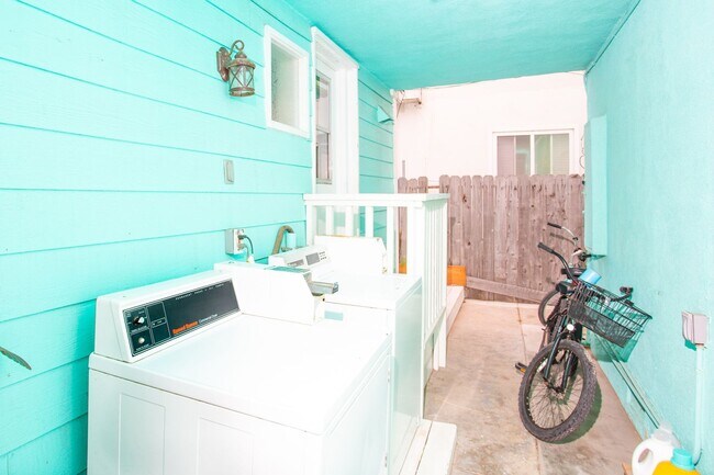 Photo - 915 E Balboa Blvd Unit Studio A