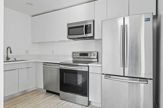 Photo - 850 N Van Ness Ave Unit 2