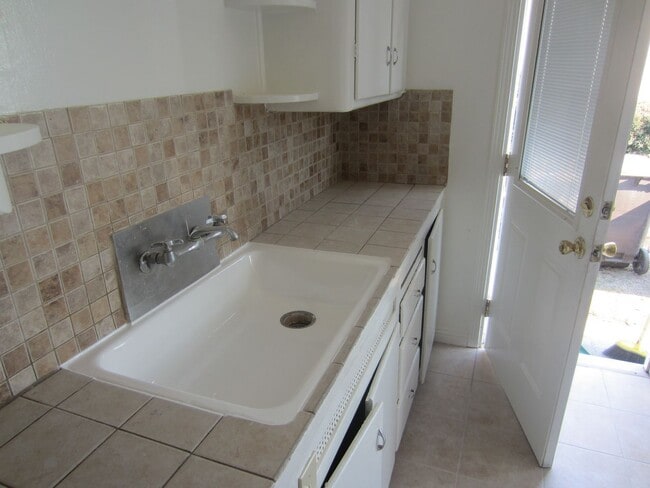 Photo - 1319-1325 E Phillips St Unit 1323