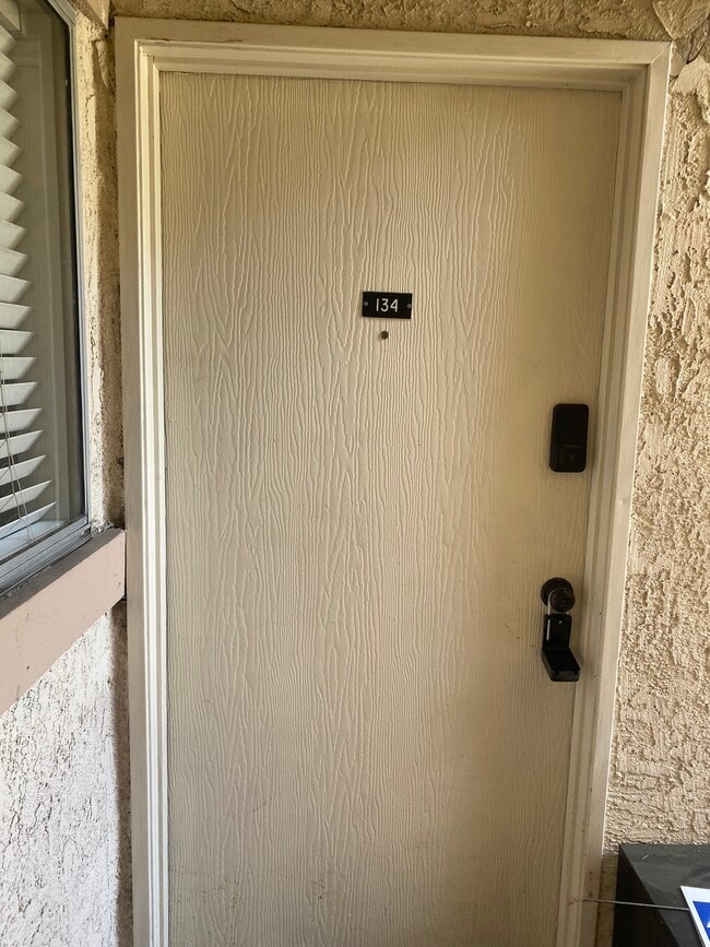 Building Photo - 28947 Thousand Oaks Blvd Unit 134