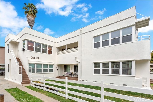Building Photo - 2015 Locust Ave Rental