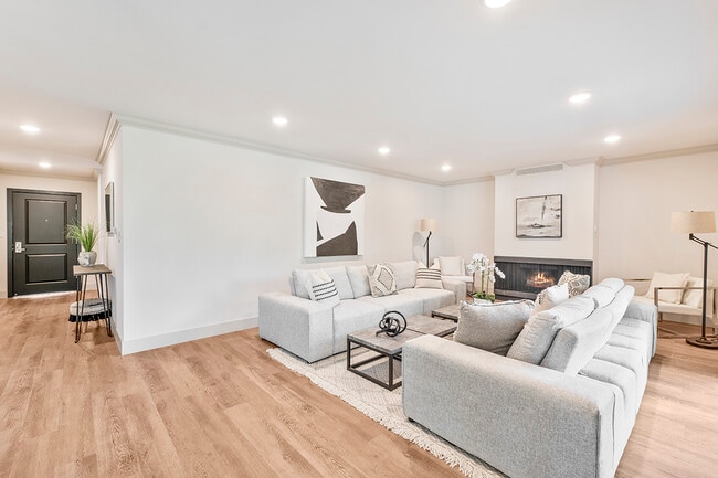 Photo - 821 3rd St Unit 207