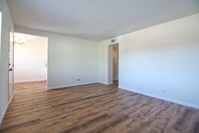 Photo - 250 Gloxina St