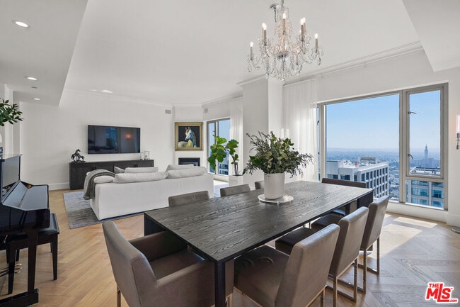 Photo - 10727 Wilshire Blvd