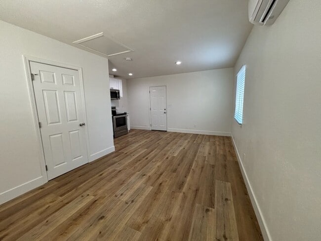 Photo - 5704 Wisteria Dr Unit 3