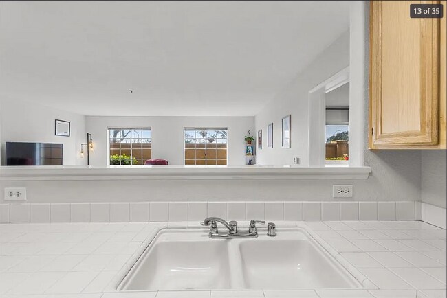 Photo - 2 Bedroom Condo in Fashion Valley Unit 13