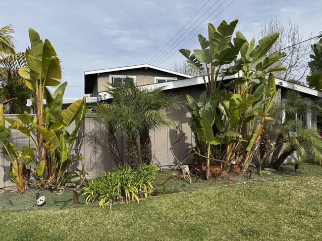 Building Photo - 296 16th Pl Unit B