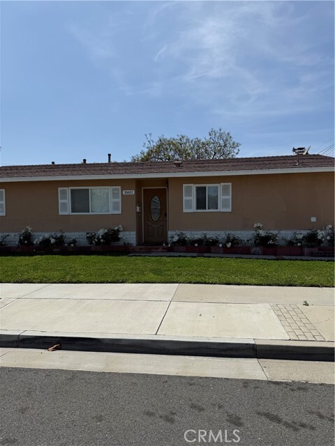 Photo - 16611 Lucia Ln House