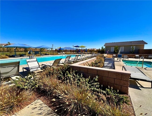 Photo - 35448 Price St