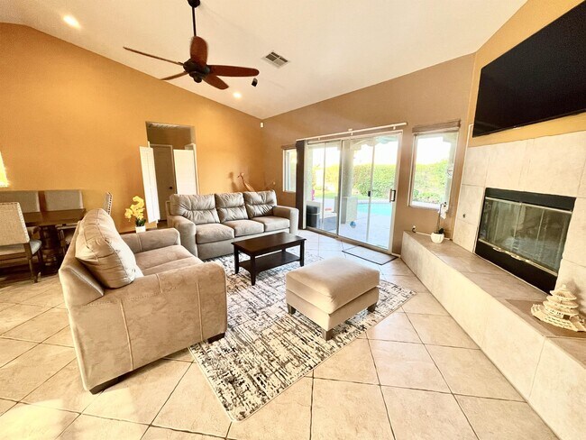 Photo - 43790 Milan Ct