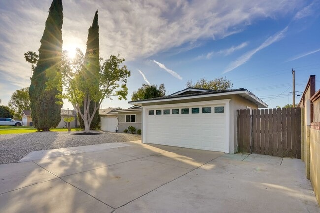 Photo - 3901 W Compton Ave