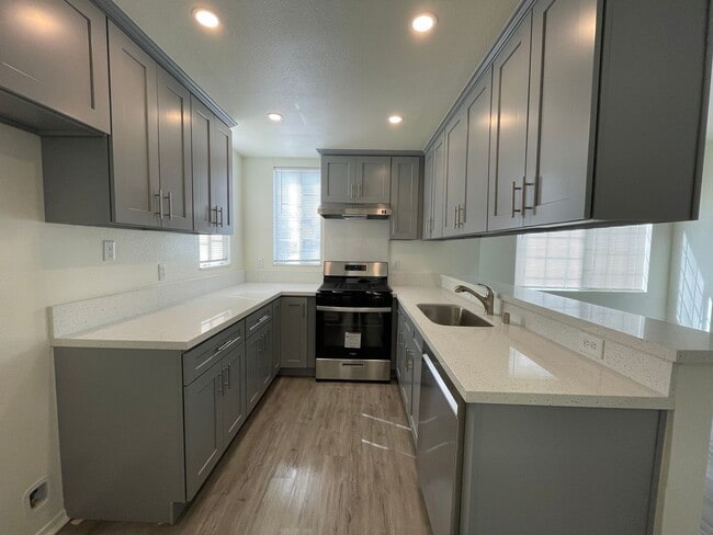 Building Photo - 3bed/3bath Townhouse in San Gabriel - InveServe Corp