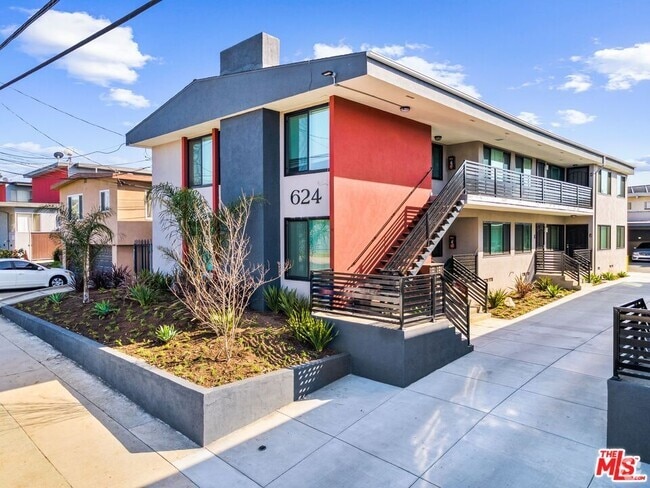 Building Photo - 624 Aerick St Unit 4 Rental