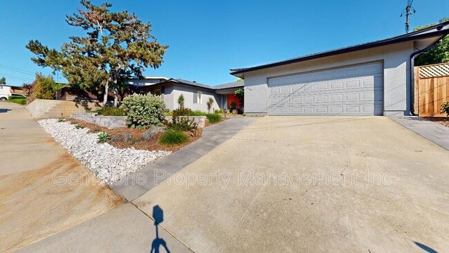 Photo - 2544 Cornwall St
