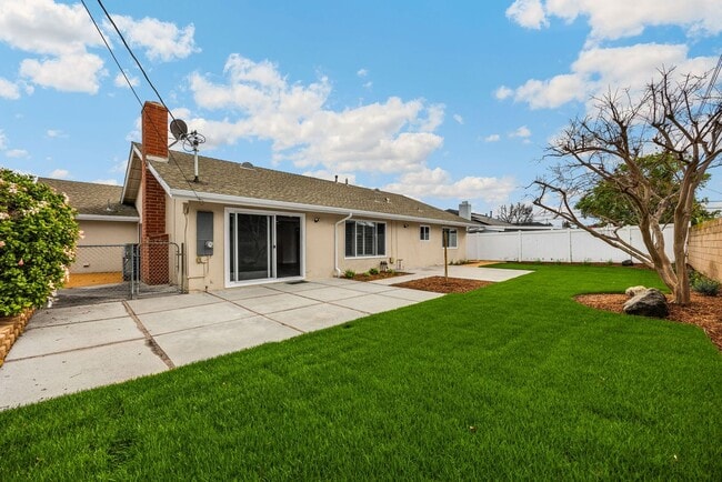 Photo - Charming Newly Remodeled 3 Bed / 2 Bath Home