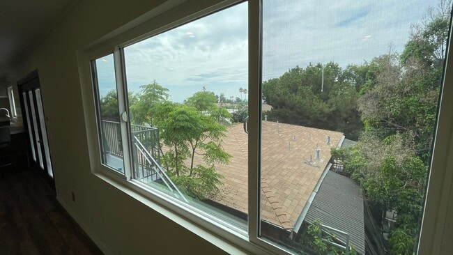 West facing window- living room view - 1320 Mohawk St Unit 4-stand alone back house