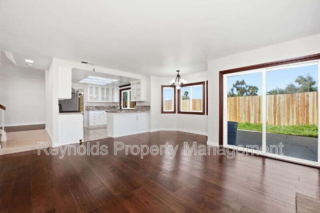 Photo - 9462 Pipilo St