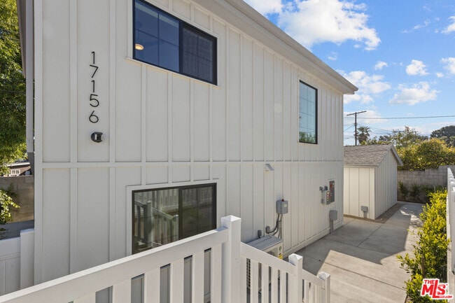 Building Photo - 17156 Rinaldi St Rental