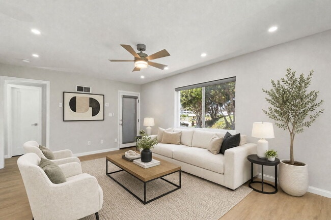 Photo - Stunning, Serene and Modern Luxury! Unit 2423