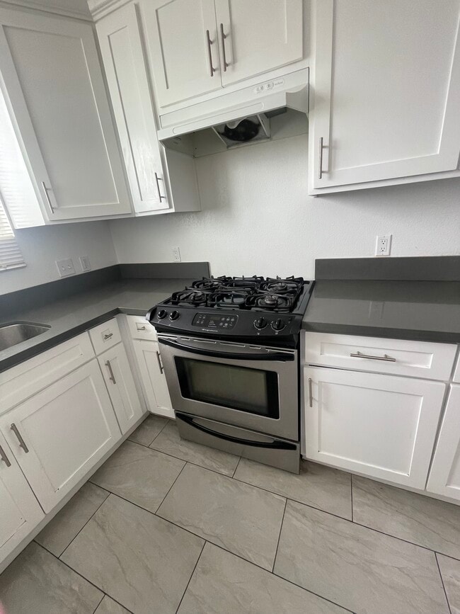 Photo - 446 W 126th St