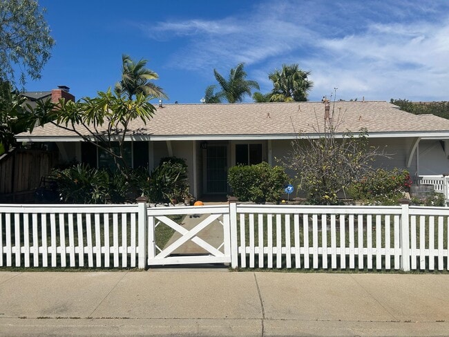 Building Photo - 1916 Felice Dr