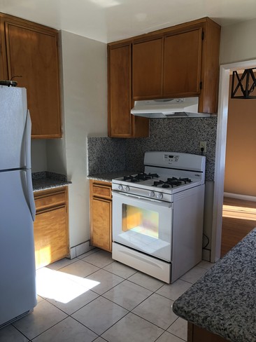 kitchen - 2810 Exposition Blvd Unit D