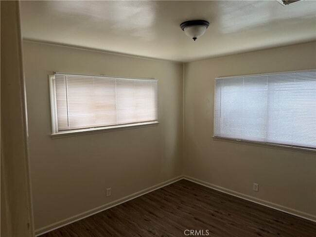 Photo - 1453-1101 W 101st St