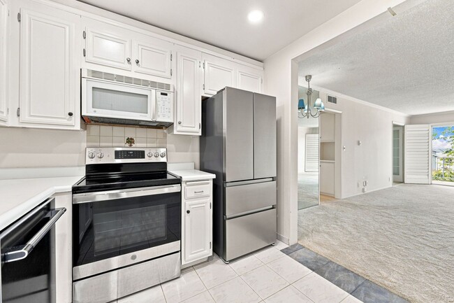 Photo - Versailles Penthouse Condo for Lease | 2 Bed | 2 Bath | Newport Beach