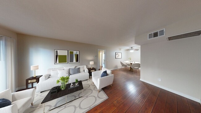 Building Photo - 2 Bed/2 Bath, Centrally Located in Brea!