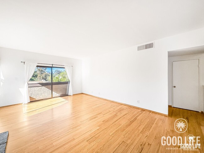 Photo - Spacious 4Bd/3Ba Townhome near SDSU