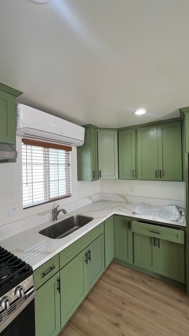 Photo - 419 N Sloan Ave