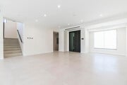 Photo - 6426 Varna Ave